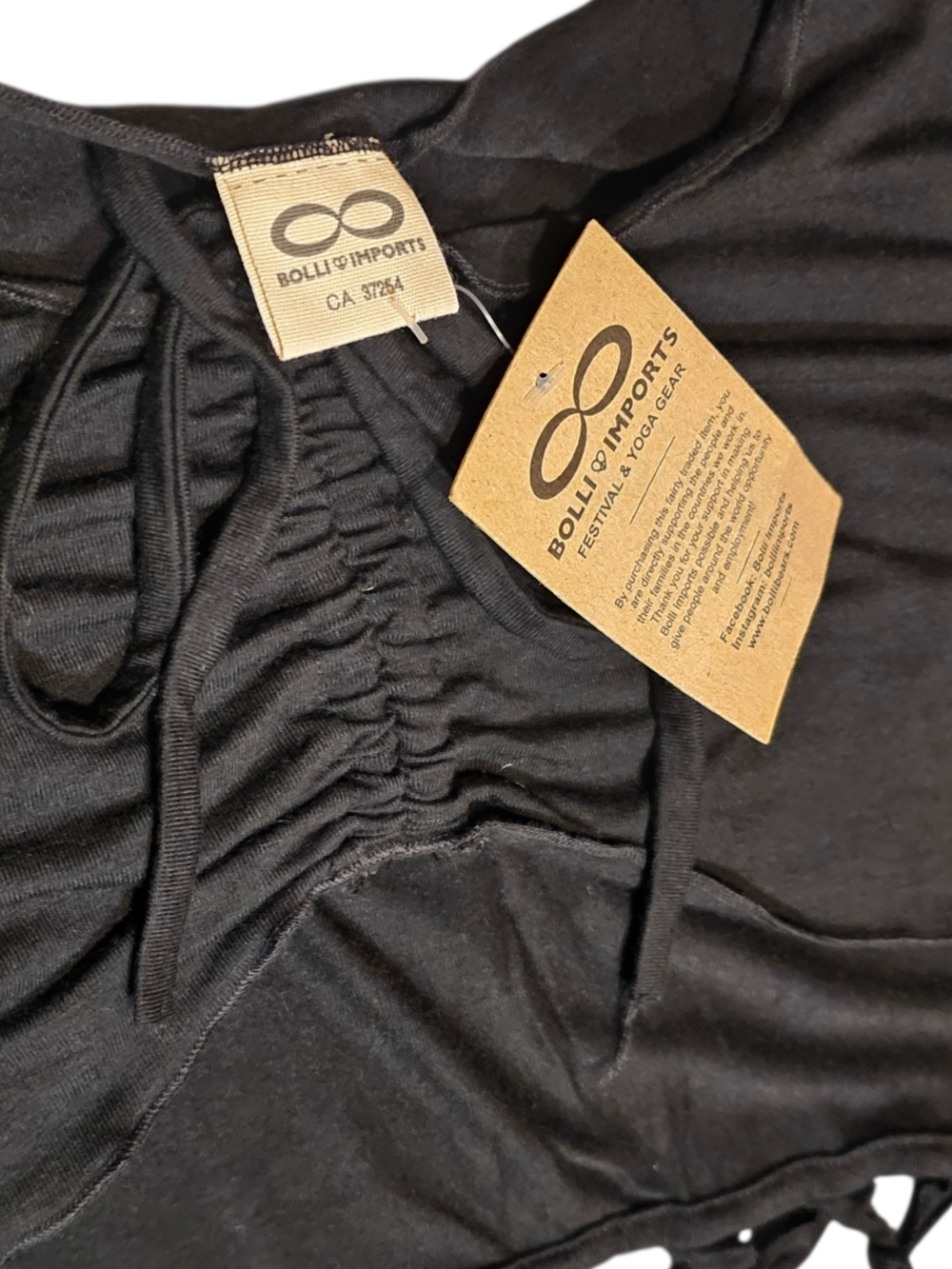 Bolli Imports NWT Black Macrame Fringe Back Bell Sleeve Crop Top - Picture 2 of 3